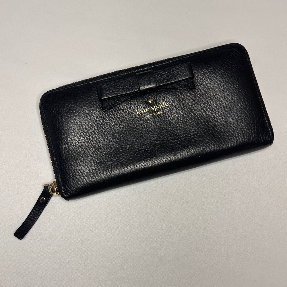 Kate Spade Black Textured Wallet with Bow